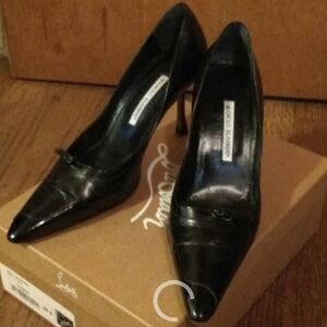 Manolo Blahnik Patent + Kid Leather High Heels Leg Elongating Pointed Toe Boxes
